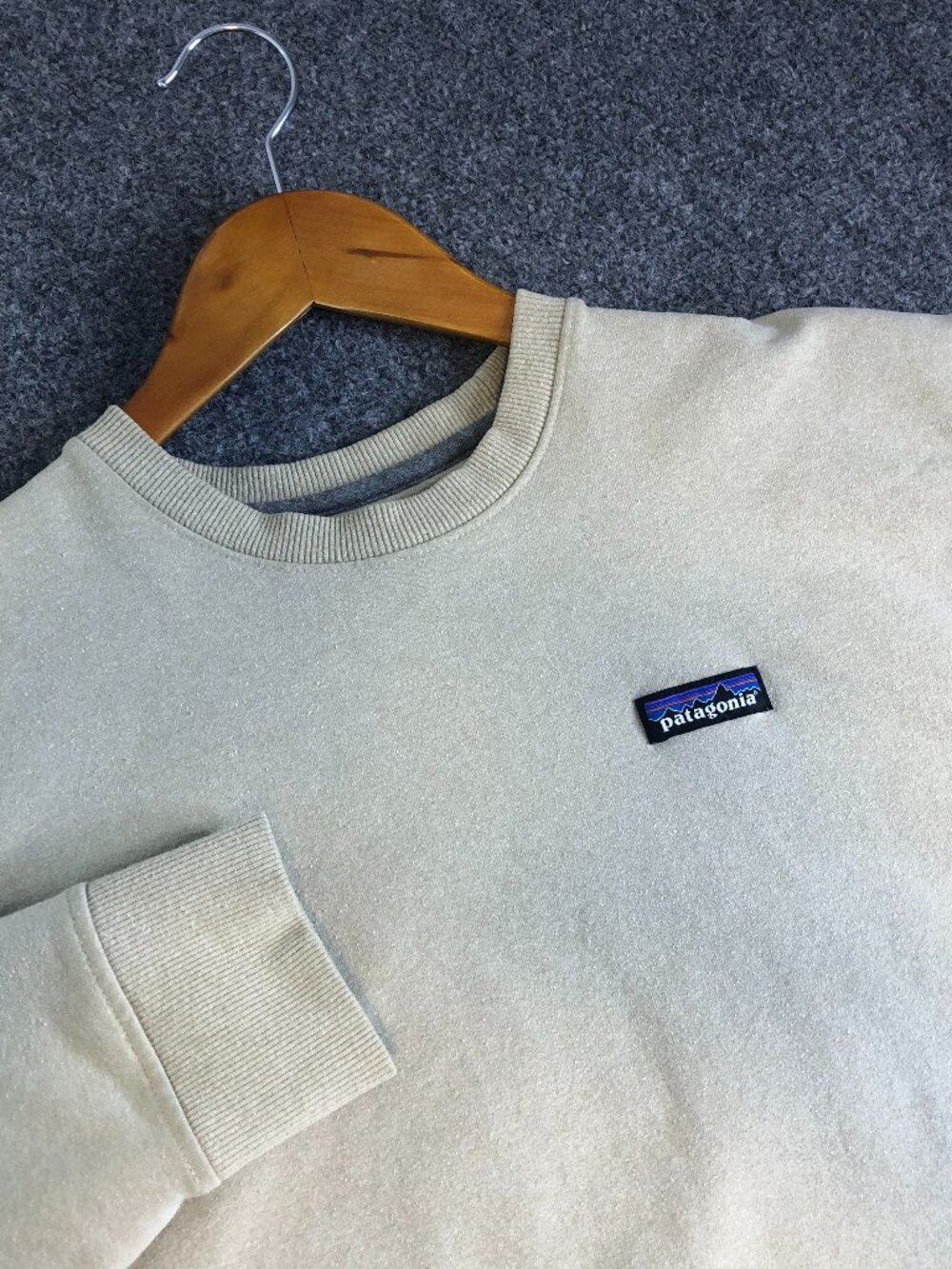 Patagonia Sweatshirt Womens Large Beige Uprisal Crew Neck Pullover Logo Outdoors